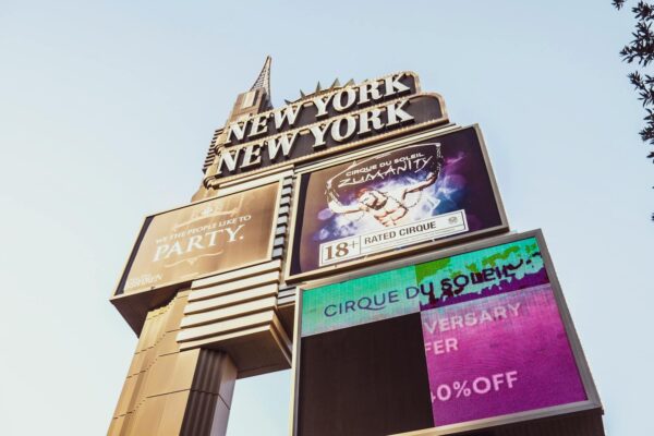 Pariuri sportive pe tenis: diferențe majore față de fotbal și cum le abordezi