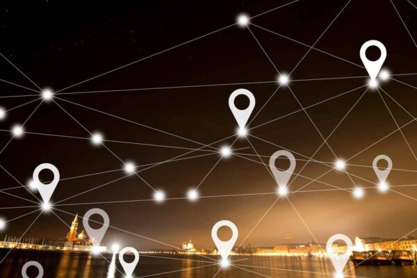 Ce este un GPS tracker și cum funcționează localizarea în timp real?