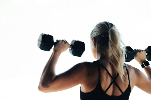 Capcanele antrenamentului: Greșeli care îți sabotează activitatea fizică constantă