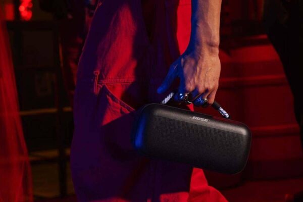 Top 5 gadgeturi de Florii pentru pasionații de tehnologie care îndrăgesc muzica