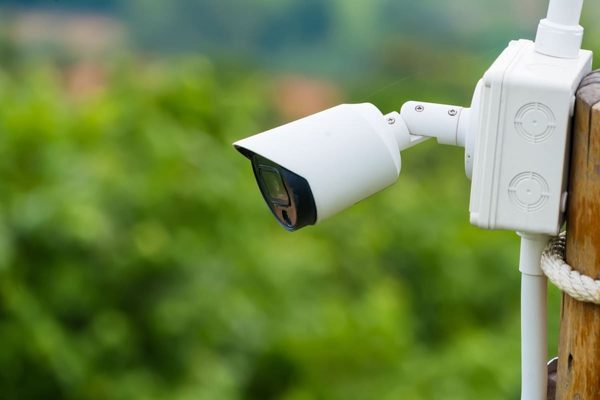 Spy Shop: ce trebuie să știi înainte să alegi un sistem de securitate DIY